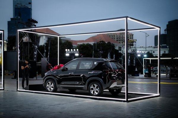 Impact des influenceurs et lookbooks sur les tendances mode contemporaines : Analyse détaillée