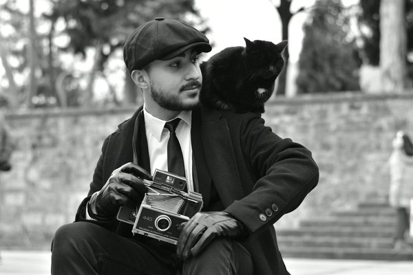 Accessoires incontournables pour métamorphoser une tenue classique en look captivant